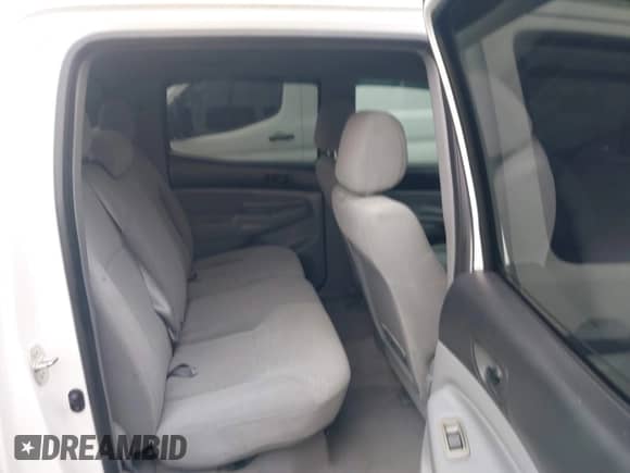 2007 Toyota Tacoma PreRunner z VIN 3TMKU72N57M013302, wystawiony jako IAAI lot #43089625 z przebiegiem 146 945 mil mil oraz . Historia ofert i sprzedaży dostępna na DreamBid. Obrazek 8.