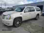 2013 Cadillac Escalade ESV Premium с VIN 1GYS4JEF4DR195497, выставлен на аукционе Copart как лот 81926915 с пробегом 246 420 миль миль и Чистый • Clean title. История ставок и продаж доступна на DreamBid. Изображение 1.