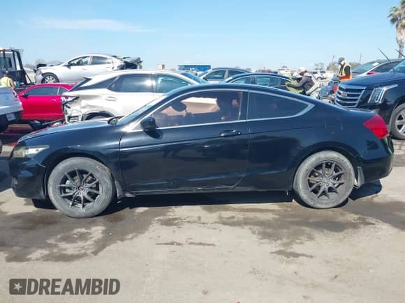 2012 Honda Accord EX с VIN 1HGCS1B75CA004844, выставлен на аукционе IAAI как лот 43056236 с пробегом 163 442 миль миль и . История ставок и продаж доступна на DreamBid. Изображение 14.