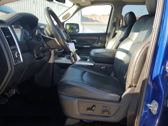 2015 Ram 1500 Laramie z VIN 1C6RR7VT3FS739991, wystawiony jako Copart lot #65370555 z przebiegiem 112 944 mil mil oraz Szkoda całkowita • Salvage title. Historia ofert i sprzedaży dostępna na DreamBid. Obrazek 7.