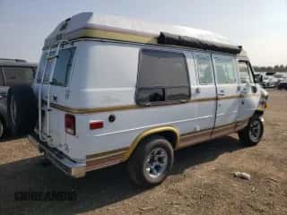 1992 Chevrolet Chevy Van with VIN 2GBEG25K3N4117707, listed as a Copart auction lot 67318524 with 181,994 mi miles and Salvage title. Bid and sale history available at DreamBid. Image 3.