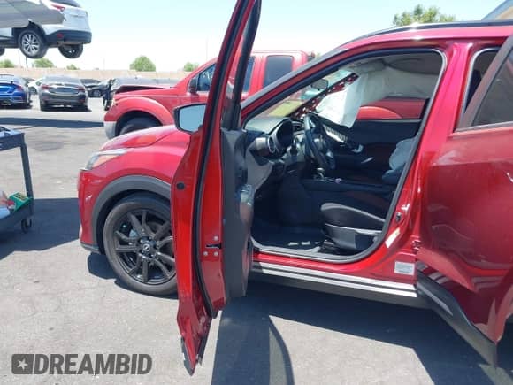 2024 Nissan Kicks SR с VIN 3N1CP5DV5RL510987, выставлен на аукционе IAAI как лот 42655469 с пробегом 10 017 миль миль и . История ставок и продаж доступна на DreamBid. Изображение 5.