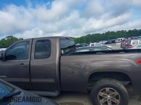 2007 GMC Sierra 1500 SLE2 with VIN 1GTEK19017Z519184, listed as a IAAI auction lot 42517904 with 189,008 mi miles and . Bid and sale history available at DreamBid. Image 14.