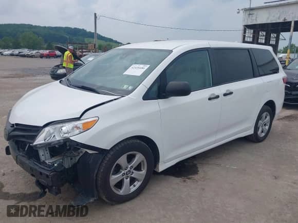 2019 Toyota Sienna L with VIN 5TDZZ3DC5KS980960, listed as a IAAI auction lot 42426686 with 111,566 mi miles and . Bid and sale history available at DreamBid. Image 18.