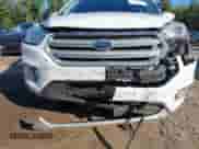 2018 Ford Escape SE с VIN 1FMCU9GD4JUB16483, выставлен на аукционе IAAI как лот 43256053 с пробегом 141 013 миль миль и . История ставок и продаж доступна на DreamBid. Изображение 6.
