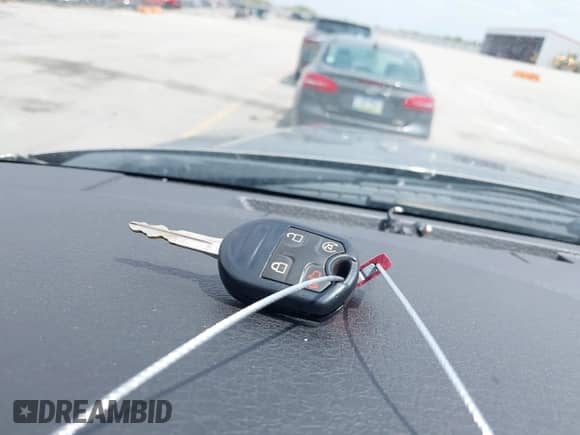 2011 Ford F-150 XL with VIN 1FTFX1EF4BFC35137, listed as a IAAI auction lot 42464458 with 86,712 mi miles and . Bid and sale history available at DreamBid. Image 11.