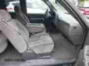 2004 GMC Sierra 1500 SLE с VIN 1GTEK19T24E156018, выставлен на аукционе IAAI как лот 42310526 с пробегом 204 753 миль миль и . История ставок и продаж доступна на DreamBid. Изображение 5.