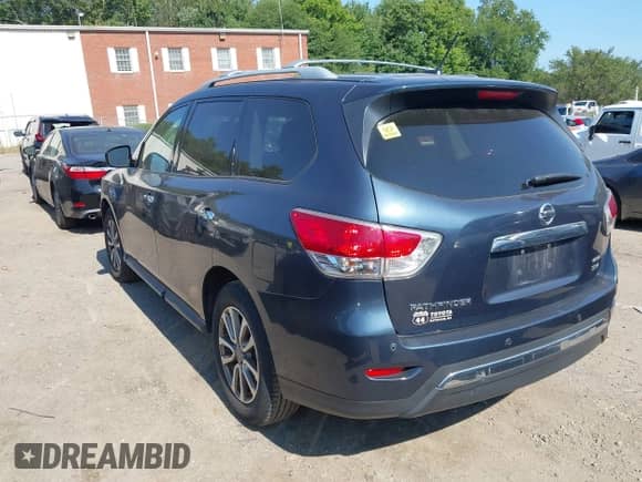 2016 Nissan Pathfinder Platinum with VIN 5N1AR2MM5GC602884, listed as a IAAI auction lot 42858173 with 170,888 mi miles and . Bid and sale history available at DreamBid. Image 3.