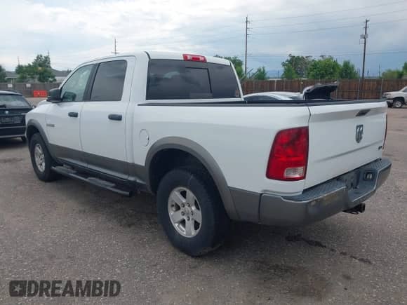 2010 Dodge 1500 SLT z VIN 1D7RV1CP9AS201379, wystawiony jako IAAI lot #42644340 z przebiegiem 224 976 mil mil oraz . Historia ofert i sprzedaży dostępna na DreamBid. Obrazek 3.