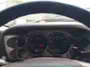 2007 Chevrolet Silverado 1500 1LT z VIN 3GCEK13M27G503233, wystawiony jako IAAI lot #42487465 z przebiegiem 220 704 mil mil oraz . Historia ofert i sprzedaży dostępna na DreamBid. Obrazek 7.