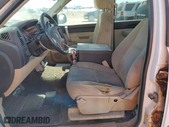 2010 Chevrolet Silverado 1500 1HY z VIN 3GCXCUEJ2AG219442, wystawiony jako Copart lot #70046995 z przebiegiem 48 876 mil mil oraz Czysty tytuł • Clean title. Historia ofert i sprzedaży dostępna na DreamBid. Obrazek 7.