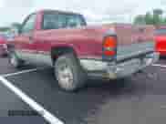 1994 Dodge 1500 z VIN 3B7HC16Y5RM562712, wystawiony jako IAAI lot #42156039 z przebiegiem 139 378 mil mil oraz . Historia ofert i sprzedaży dostępna na DreamBid. Obrazek 3.