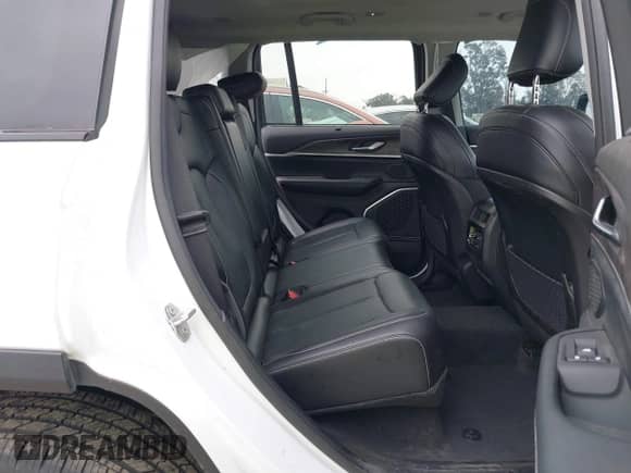 2022 Jeep Grand Cherokee with VIN 1C4RJYB67N8761928, listed as a IAAI auction lot 42248811 with 28,831 mi miles and . Bid and sale history available at DreamBid. Image 8.