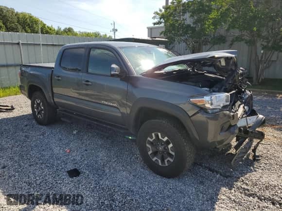 2022 Toyota Tacoma SR z VIN 3TMCZ5AN1NM502157, wystawiony jako Copart lot #63388555 z przebiegiem 42 376 mil mil oraz Szkoda całkowita • Salvage title. Historia ofert i sprzedaży dostępna na DreamBid. Obrazek 4.