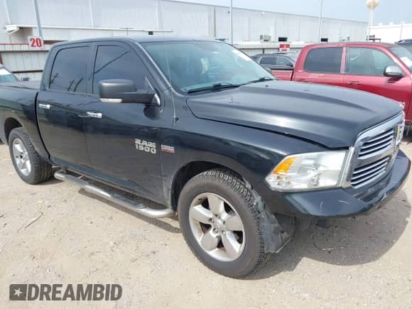 2017 Ram 1500 Big Horn z VIN 1C6RR6LT6HS524623, wystawiony jako IAAI lot #42869269 z przebiegiem 188 650 mil mil oraz . Historia ofert i sprzedaży dostępna na DreamBid. Obrazek 1.