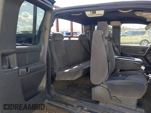2005 GMC Sierra 1500 SLE с VIN 1GTEC19VX5Z124944, выставлен на аукционе IAAI как лот 43279048 с пробегом 255 226 миль миль и . История ставок и продаж доступна на DreamBid. Изображение 8.