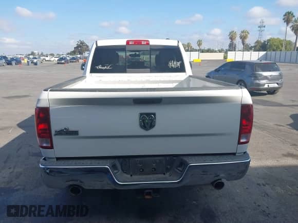 2011 Ram 1500 Big Horn z VIN 1D7RB1GT8BS703947, wystawiony jako IAAI lot #43206388 z przebiegiem 251 282 mil mil oraz . Historia ofert i sprzedaży dostępna na DreamBid. Obrazek 17.