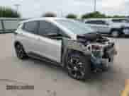 2023 Chevrolet Bolt EV 2LT z VIN 1G1FX6S02P4101395, wystawiony jako Copart lot #69224263 z przebiegiem 2 993 mil mil oraz . Historia ofert i sprzedaży dostępna na DreamBid. Obrazek 4.