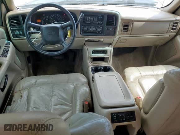2002 Chevrolet Tahoe LT с VIN 1GNEC13Z42R275826, выставлен на аукционе Copart как лот 62420105 с пробегом 242 180 миль миль и Списание • Salvage title. История ставок и продаж доступна на DreamBid. Изображение 8.