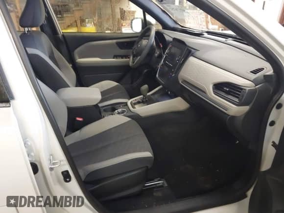 2025 Subaru Forester z VIN JF2SLDAC7SH453392, wystawiony jako IAAI lot #42174252 z przebiegiem 2 825 mil mil oraz . Historia ofert i sprzedaży dostępna na DreamBid. Obrazek 5.