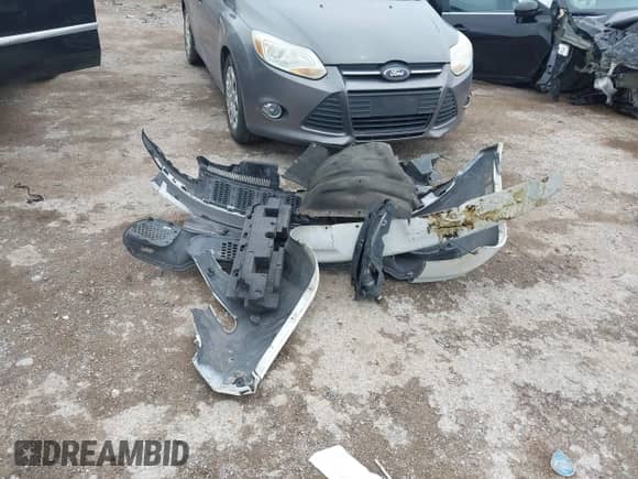 2014 Jeep Grand Cherokee SRT-8 z VIN 1C4RJFDJ4EC242189, wystawiony jako IAAI lot #42485088 z przebiegiem 172 527 mil mil oraz . Historia ofert i sprzedaży dostępna na DreamBid. Obrazek 12.