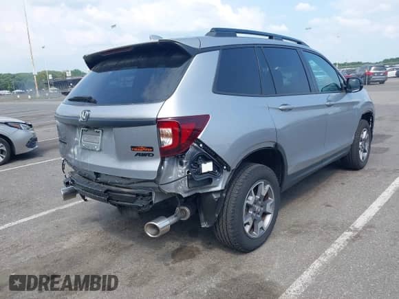 2023 Honda Passport TrailSport с VIN 5FNYF8H68PB043019, выставлен на аукционе IAAI как лот 42456931 с пробегом 7 311 миль миль и . История ставок и продаж доступна на DreamBid. Изображение 4.