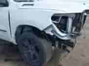 2023 Ram 1500 Lone Star z VIN 1C6RREBT8PN553095, wystawiony jako IAAI lot #41647688 z przebiegiem 18 574 mil mil oraz . Historia ofert i sprzedaży dostępna na DreamBid. Obrazek 19.