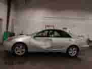 2002 Toyota Camry LE z VIN 4T1BE32K02U033310, wystawiony jako IAAI lot #42586585 z przebiegiem 154 658 mil mil oraz . Historia ofert i sprzedaży dostępna na DreamBid. Obrazek 15.