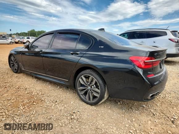 2019 BMW 7 Series M760i xDrive с VIN WBA7H6C54KG615157, выставлен на аукционе Copart как лот 70359965 с пробегом Не указан миль и Чистый • Clean title. История ставок и продаж доступна на DreamBid. Изображение 2.