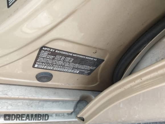 2013 BMW 5 Series 535i xDrive с VIN WBAFU7C58DDU76023, выставлен на аукционе IAAI как лот 42967589 с пробегом Не указан миль и . История ставок и продаж доступна на DreamBid. Изображение 9.