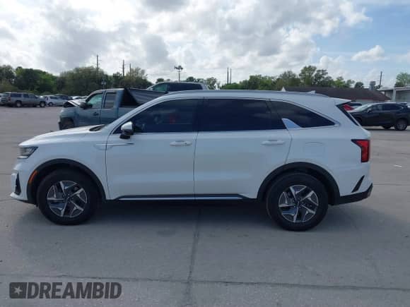 2022 Kia Sorento S with VIN KNDRG4LG2N5093214, listed as a IAAI auction lot 41702086 with 61,144 mi miles and . Bid and sale history available at DreamBid. Image 14.