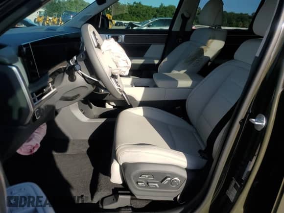 2025 Hyundai Santa Fe Calligraphy с VIN 5NMP54G17SH045753, выставлен на аукционе Copart как лот 68921175 с пробегом 10 067 миль миль и Списание • Salvage title. История ставок и продаж доступна на DreamBid. Изображение 7.