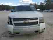 2008 Chevrolet Suburban with VIN 3GNFK18358G138370, listed as a Copart auction lot 76230344 with 303,788 mi miles and Clean title. Bid and sale history available at DreamBid. Image 5.