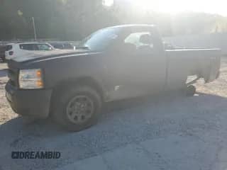 2012 Chevrolet Silverado 1500 Work Truck z VIN 1GCNKPEA8CZ112992, wystawiony jako Copart lot #67813705 z przebiegiem 231 826 mil mil oraz Szkoda całkowita • Salvage title. Historia ofert i sprzedaży dostępna na DreamBid. Obrazek 1.