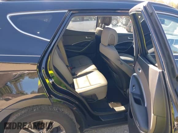 2015 Hyundai Santa Fe with VIN 5XYZU3LB7FG287589, listed as a IAAI auction lot 43533870 with 208,143 mi miles and . Bid and sale history available at DreamBid. Image 8.
