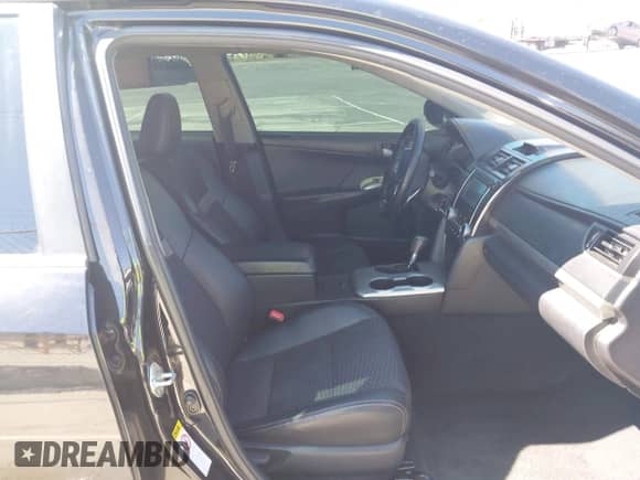 2012 Toyota Camry XLE z VIN 4T1BF1FK9CU018320, wystawiony jako IAAI lot #43408512 z przebiegiem 311 163 mil mil oraz . Historia ofert i sprzedaży dostępna na DreamBid. Obrazek 5.