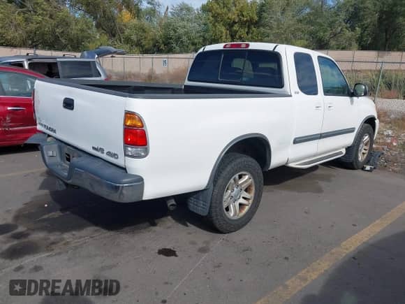 2004 Toyota Tundra SR5 z VIN 5TBBT44114S456028, wystawiony jako IAAI lot #43430467 z przebiegiem 230 434 mil mil oraz . Historia ofert i sprzedaży dostępna na DreamBid. Obrazek 4.