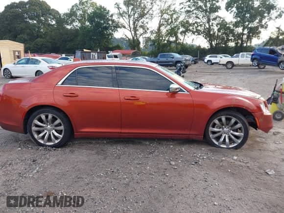 2021 Chrysler 300 Touring с VIN 2C3CCAAG0MH602425, выставлен на аукционе IAAI как лот 43187983 с пробегом 54 000 миль миль и . История ставок и продаж доступна на DreamBid. Изображение 13.