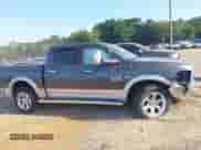 2017 Ram 1500 Laramie z VIN 1C6RR7NT2HS638654, wystawiony jako IAAI lot #42789130 z przebiegiem 165 138 mil mil oraz . Historia ofert i sprzedaży dostępna na DreamBid. Obrazek 13.