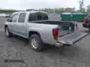 2011 Chevrolet Colorado 1LT z VIN 1GCHTCFE4B8111542, wystawiony jako IAAI lot #42168554 z przebiegiem 79 611 mil mil oraz . Historia ofert i sprzedaży dostępna na DreamBid. Obrazek 3.