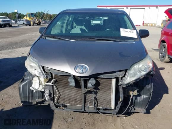 2016 Toyota Sienna L с VIN 5TDZK3DCXGS700316, выставлен на аукционе IAAI как лот 40643229 с пробегом 125 304 миль миль и . История ставок и продаж доступна на DreamBid. Изображение 12.