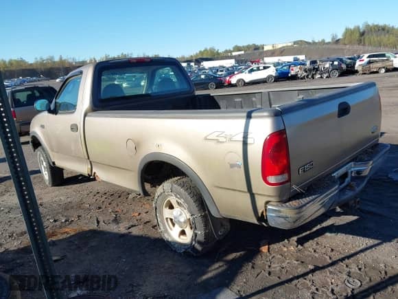2003 Ford F-150 XL с VIN 1FTRF18293NB61407, выставлен на аукционе IAAI как лот 43421618 с пробегом 139 075 миль миль и . История ставок и продаж доступна на DreamBid. Изображение 3.