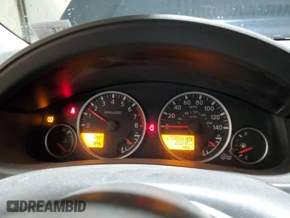 2011 Nissan Pathfinder LE z VIN 5N1AR1NB9BC619297, wystawiony jako Copart lot #89646605 z przebiegiem 175 886 mil mil oraz Szkoda całkowita • Salvage title. Historia ofert i sprzedaży dostępna na DreamBid. Obrazek 9.