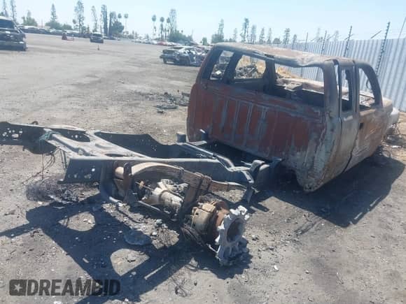 2002 Dodge 2500 with VIN 3B7KF23652M295471, listed as a IAAI auction lot 42973253 with Not provided miles and . Bid and sale history available at DreamBid. Image 4.