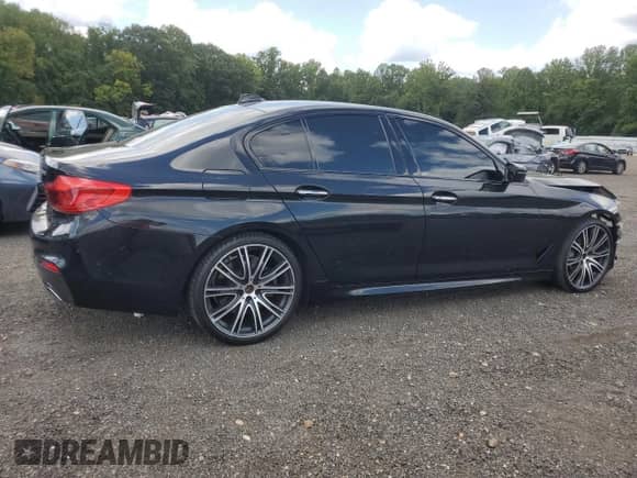 2017 BMW 5 Series 540i xDrive с VIN WBAJE7C37HG889433, выставлен на аукционе Copart как лот 68441375 с пробегом 91 871 миль миль и Списание • Salvage title. История ставок и продаж доступна на DreamBid. Изображение 3.
