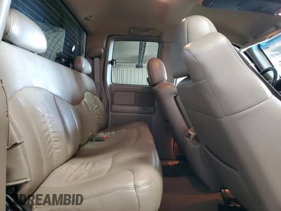 2002 Chevrolet Silverado 2500HD LT с VIN 1GCHK29192E224989, выставлен на аукционе Copart как лот 58627385 с пробегом 139 938 миль миль и Чистый • Clean title. История ставок и продаж доступна на DreamBid. Изображение 10.