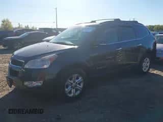 2009 Chevrolet Traverse 2LT z VIN 1GNEV23D19S110808, wystawiony jako IAAI lot #43398144 z przebiegiem 153 484 mil mil oraz . Historia ofert i sprzedaży dostępna na DreamBid. Obrazek 2.