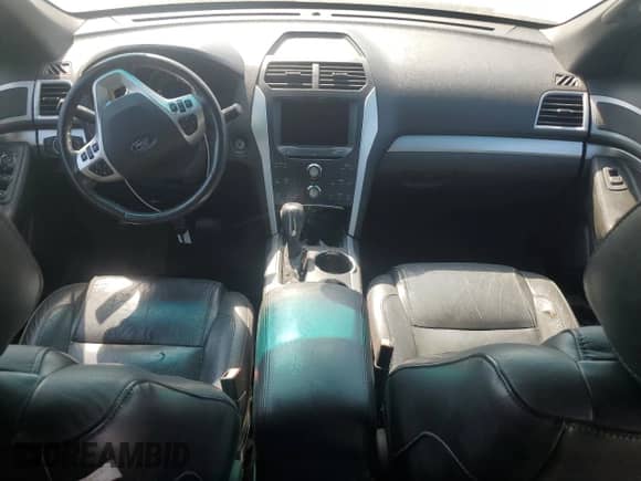 2012 Ford Explorer XLT z VIN 1FMHK7D8XCGA90495, wystawiony jako Copart lot #70927525 z przebiegiem 178 018 mil mil oraz Szkoda całkowita • Salvage title. Historia ofert i sprzedaży dostępna na DreamBid. Obrazek 8.