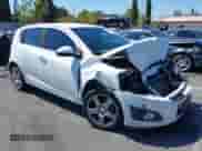 2013 Chevrolet Sonic с VIN 1G1JE6SG8D4170343, выставлен на аукционе IAAI как лот 42863124 с пробегом 213 204 миль миль и . История ставок и продаж доступна на DreamBid. Изображение 1.