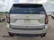 2021 Chevrolet Suburban Premier с VIN 1GNSCFKD1MR277736, выставлен на аукционе Copart как лот 61593645 с пробегом 140 830 миль миль и Списание • Salvage title. История ставок и продаж доступна на DreamBid. Изображение 6.